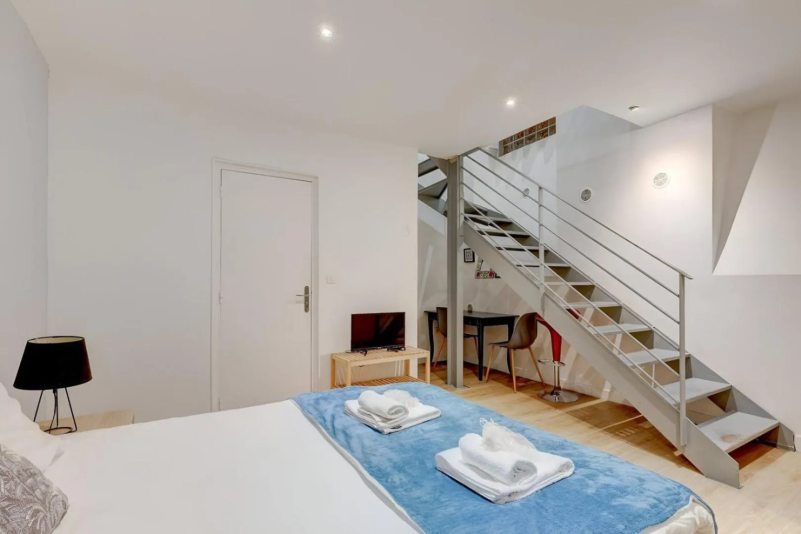 Bluestay 200 - Superb Apartment Paris